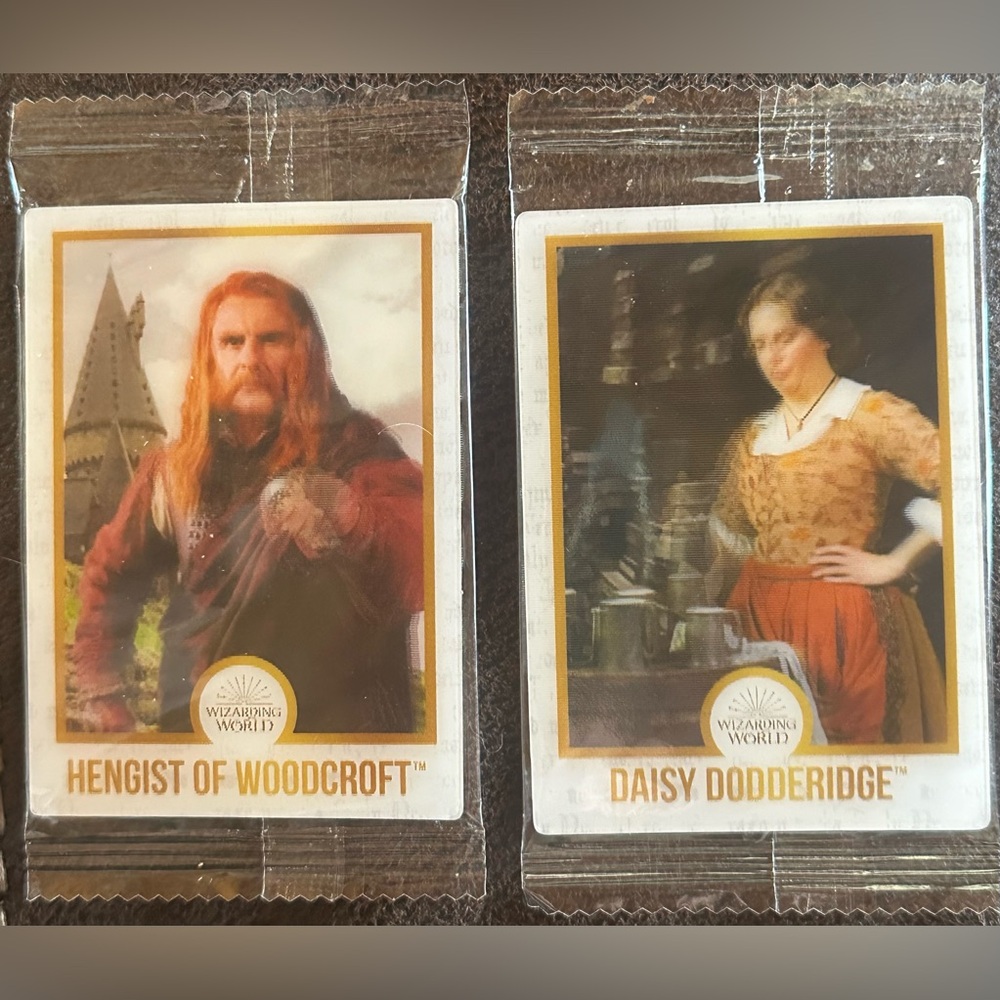 Wizarding World Hengist of Woodcroft and Daisy Dodderidge Hologram Cards